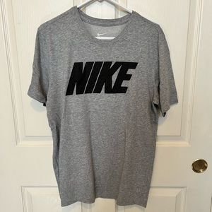 Tee Nike